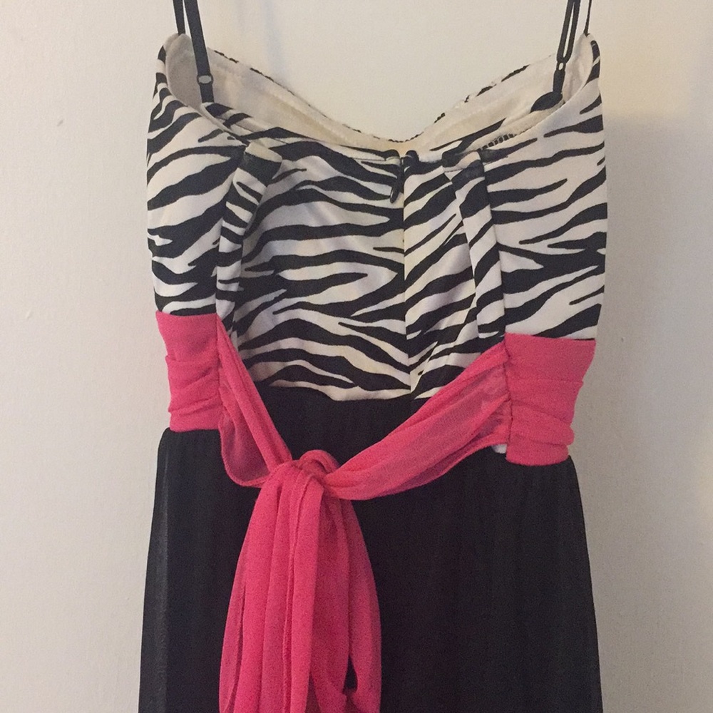 Dress - Picture 2 of 4